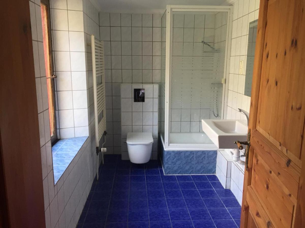 Hotel Altes Faehrhaus ドゥイスブルグ エクステリア 写真